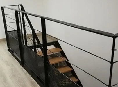 escalier metal à La Crèche près de Niort dans les Deux-Sèvres 79