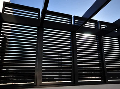 pergola metallique à La Crèche près de Niort dans les Deux-Sèvres 79